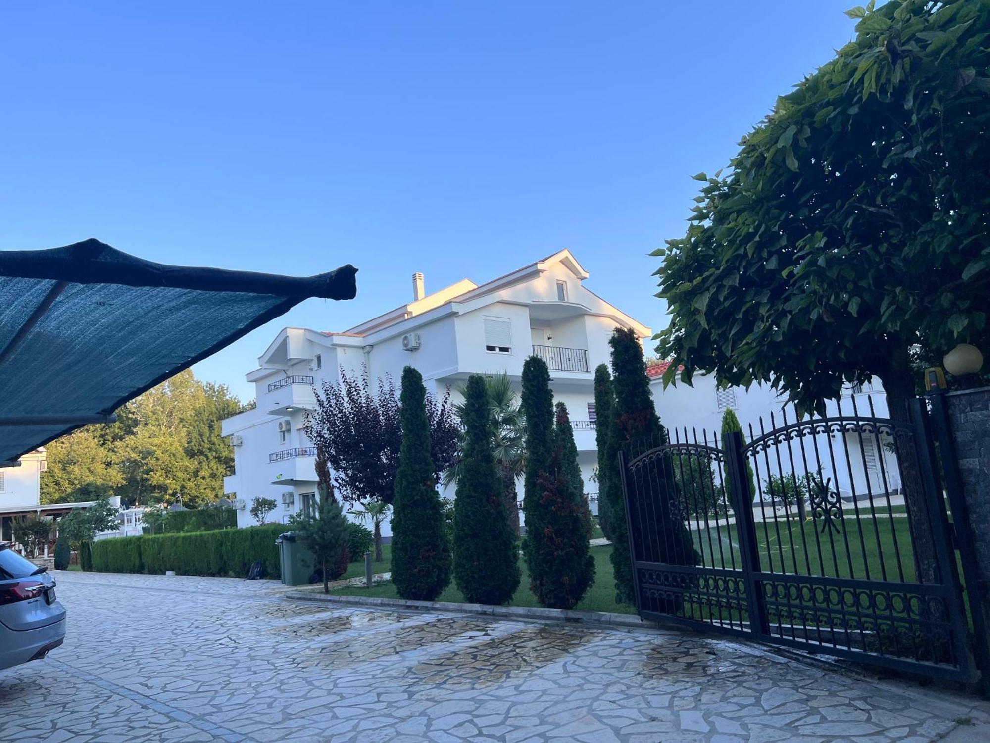 Residence Leora Улцинь Екстер'єр фото
