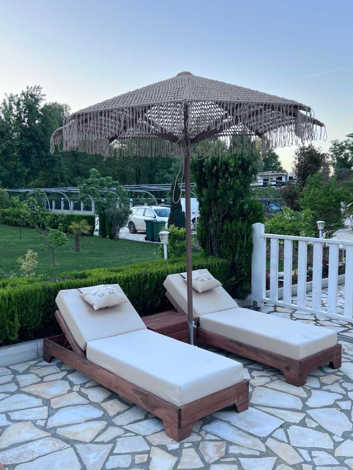 Residence Leora Улцинь Екстер'єр фото